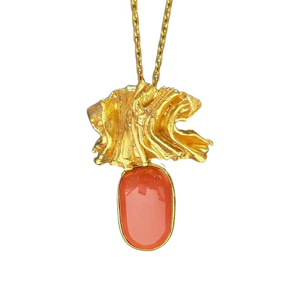 Sculpted gold coral pendant