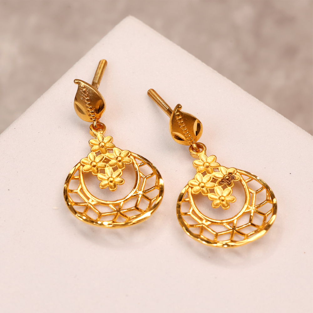 Hangings that sway with pure grace